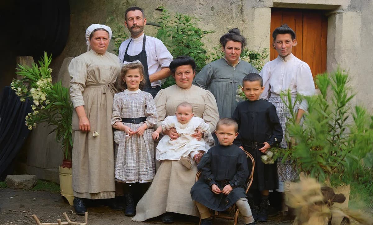 Photo de famille restaurée et colorisée